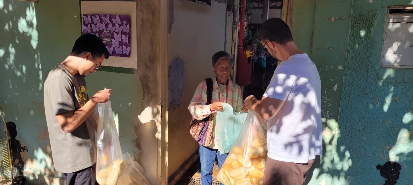 Distribuição de Pães